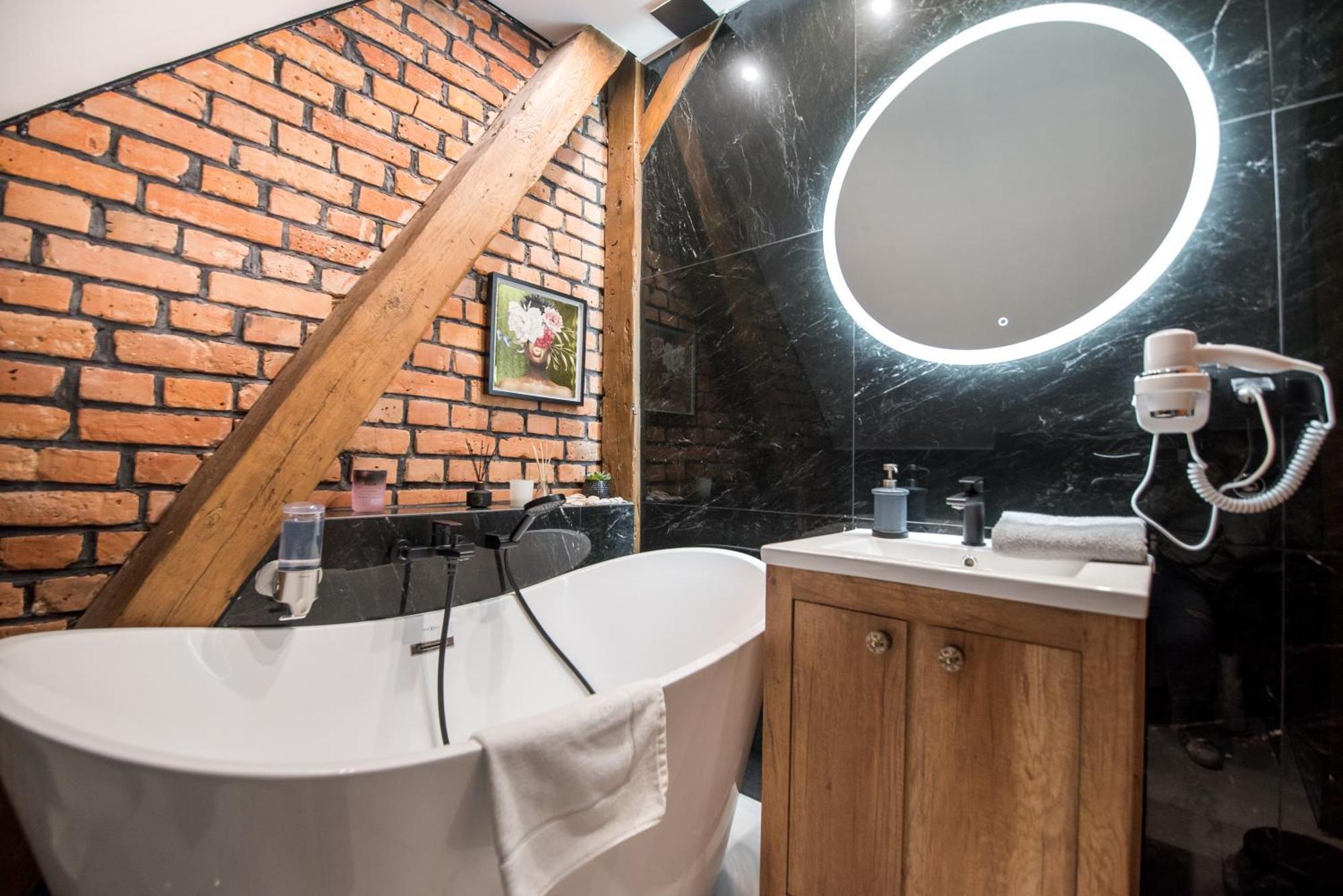Przytulny Apartament Z Wieza 格利维采 外观 照片
