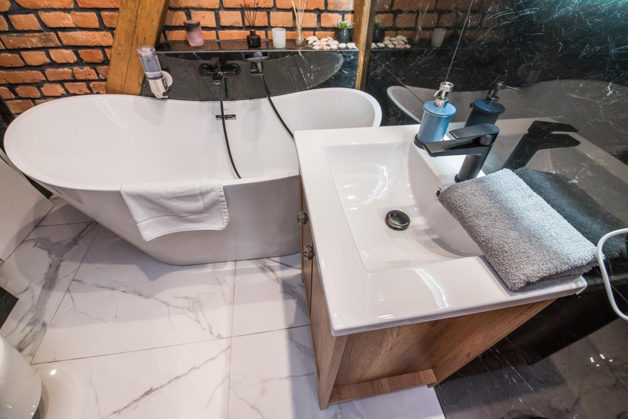 Przytulny Apartament Z Wieza 格利维采 外观 照片